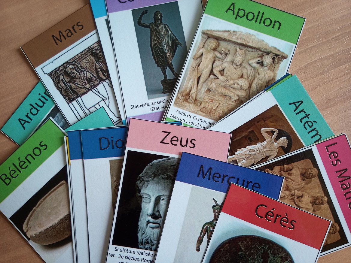 jeu de cartes sur la religion dans l'Antiquité inspiré du Mistigri