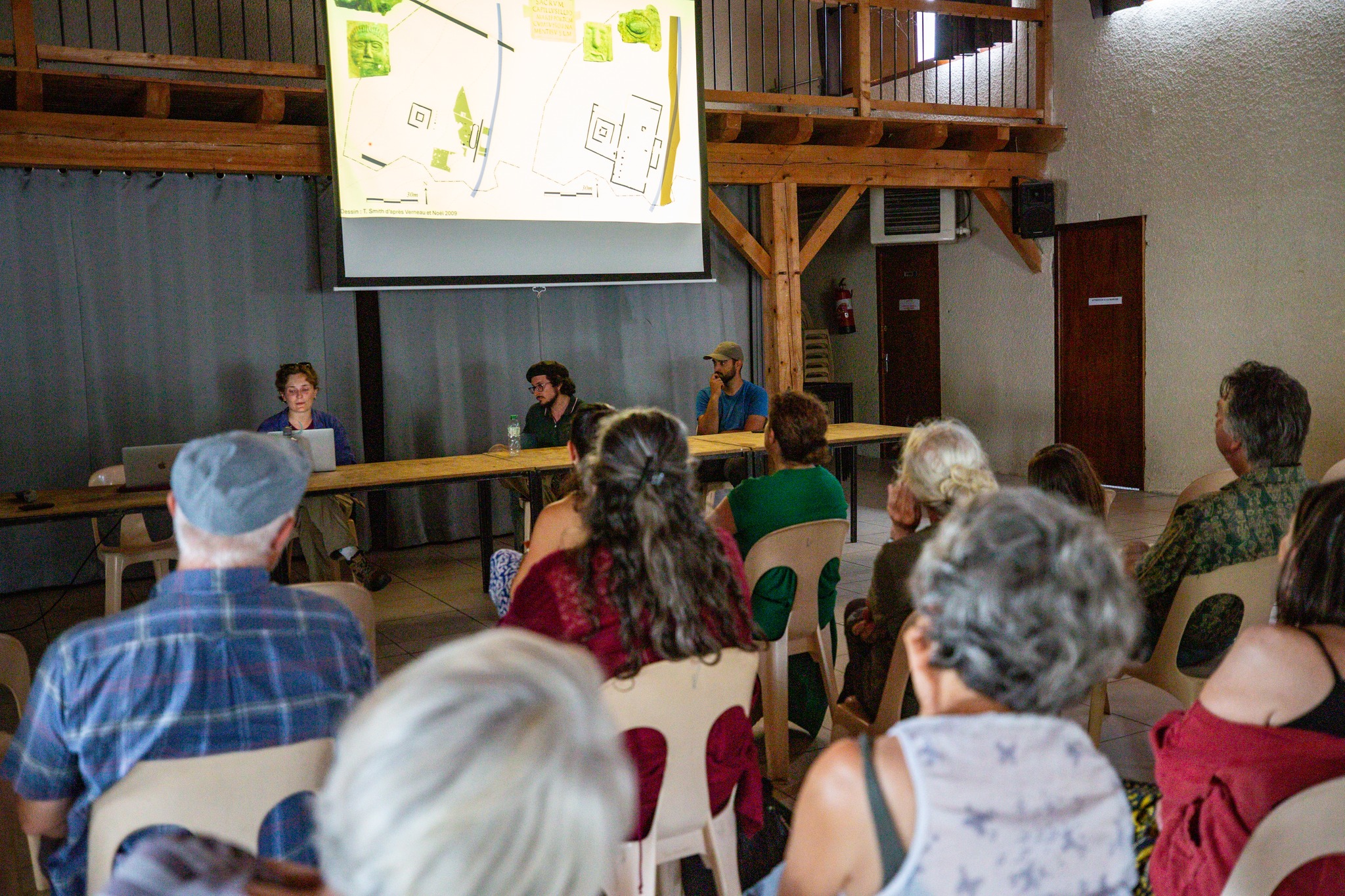 Conference de presentation des travaux Jeunes Chercheuses et Chercheurs a la salle des fetes a Valcabrere