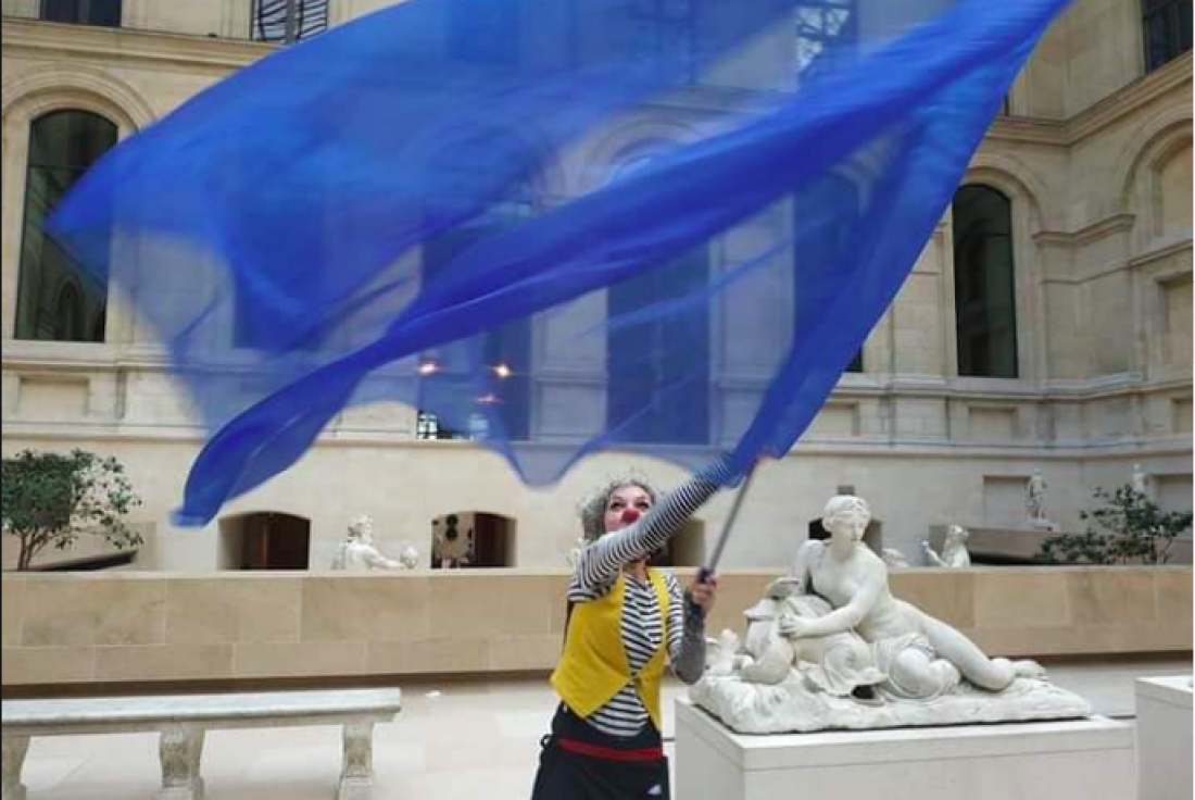 Vignette de la médiation Visites sensorielles en Makaton au Musée du Louvre par les sœurs lampions.